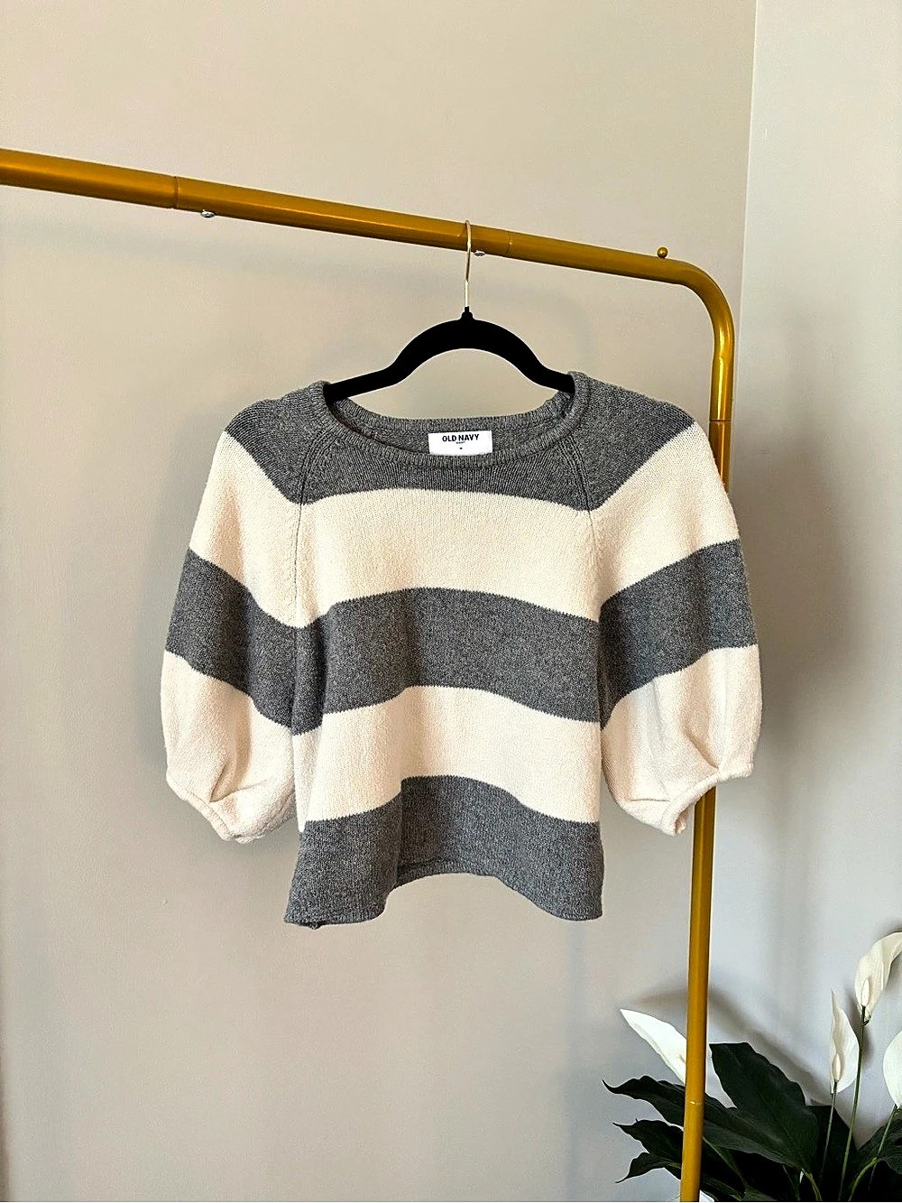 Old Navy SoSoft Cropped Puff-Sleeve Sweater Gray & Cream Medium